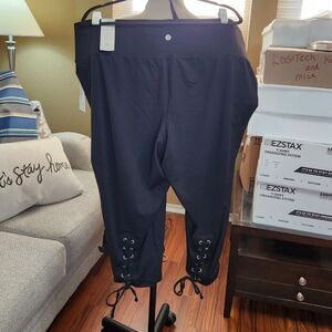 Livi Active Capri Pants with Cute Crisscross Tie with a Bow 26/28